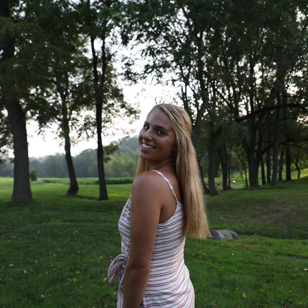 Meet your Posher, Maura